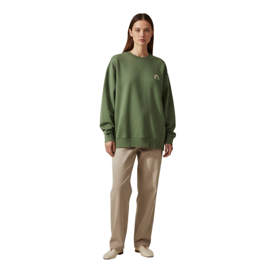 Model wearing Moss Reflection Crew
